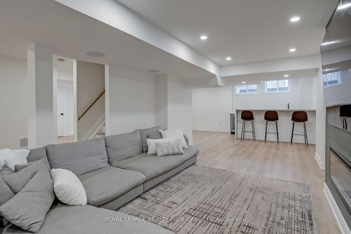 Photo 33 at 3339 Skipton Lane, BC Bronte Creek, Oakville