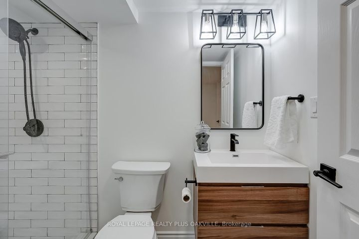 Photo 38 at 3339 Skipton Lane, BC Bronte Creek, Oakville