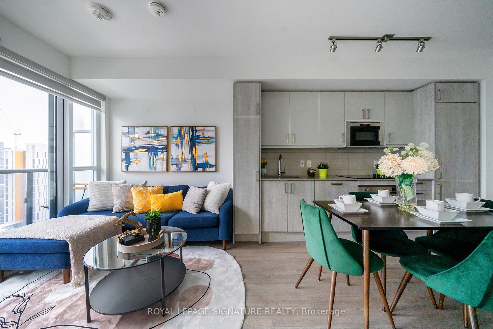 3206 - 77 Mutual Street, Yonge Corridor, Toronto by Loree Meneguzzi Real Estate 3206 - 77 Mutual Street, Yonge Corridor, Toronto