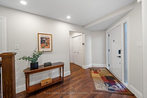 Photo 1 at 4516 Gullfoot Circle, Hurontario, Mississauga