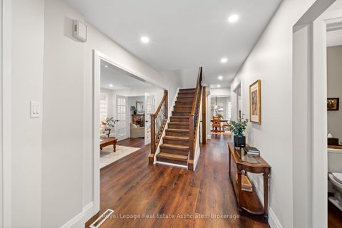 Photo 2 at 4516 Gullfoot Circle, Hurontario, Mississauga