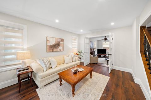 Photo 3 at 4516 Gullfoot Circle, Hurontario, Mississauga