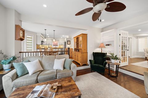 Photo 7 at 4516 Gullfoot Circle, Hurontario, Mississauga