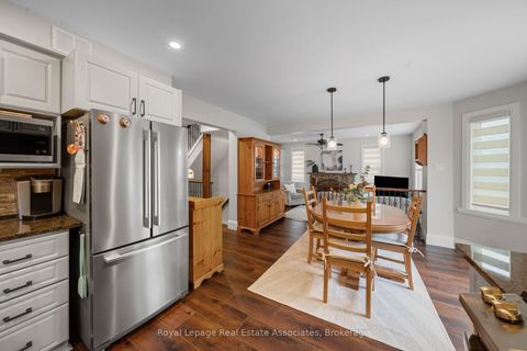 Photo 11 at 4516 Gullfoot Circle, Hurontario, Mississauga