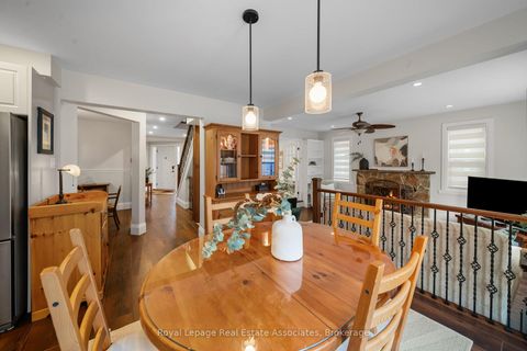 Photo 13 at 4516 Gullfoot Circle, Hurontario, Mississauga