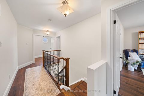 Photo 17 at 4516 Gullfoot Circle, Hurontario, Mississauga