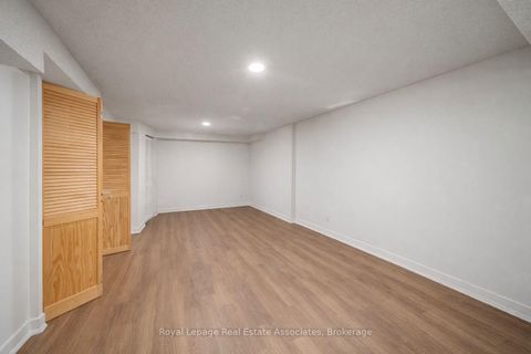 Photo 32 at 4516 Gullfoot Circle, Hurontario, Mississauga