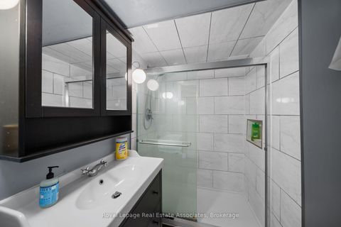 Photo 34 at 4516 Gullfoot Circle, Hurontario, Mississauga