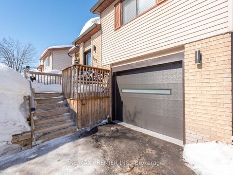 Photo 2 at 203 Burns Circle, Northwest, Barrie