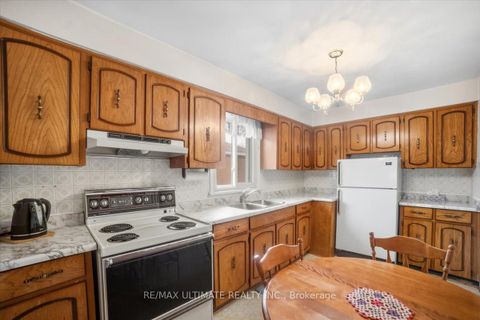 Photo 3 at 48 Savona Drive, Alderwood, Toronto