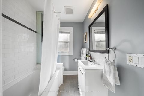 Photo 17 at 130 Donegall Drive, Leaside, Toronto