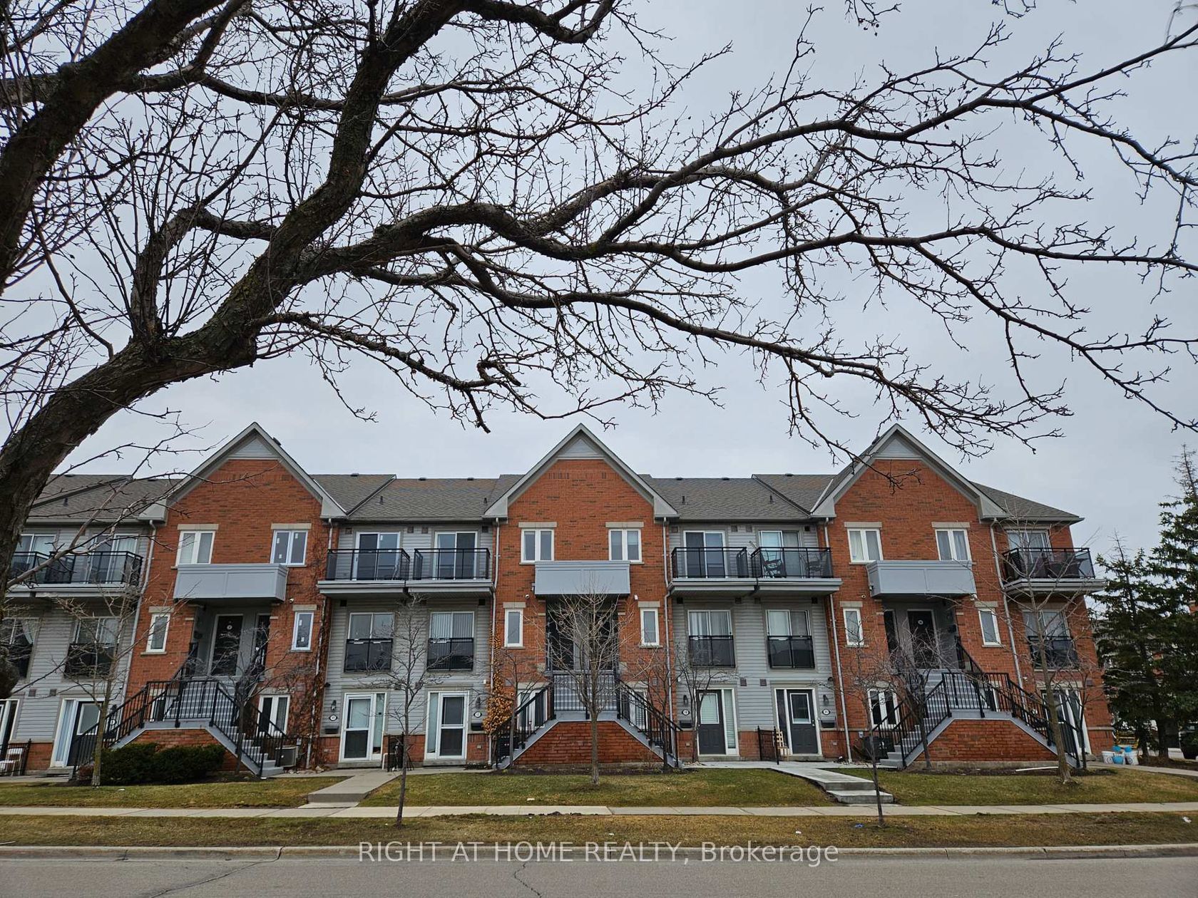 15 - 4620 Guildwood Way, Hurontario, Mississauga 