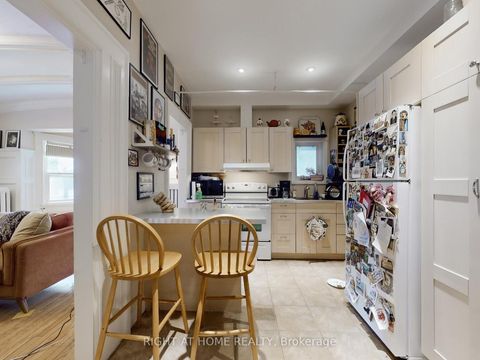 Photo 13 at 32 High Park Boulevard, Swansea, Toronto