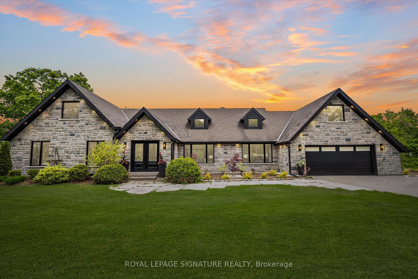 16455 11th Concession, Rural King, King 