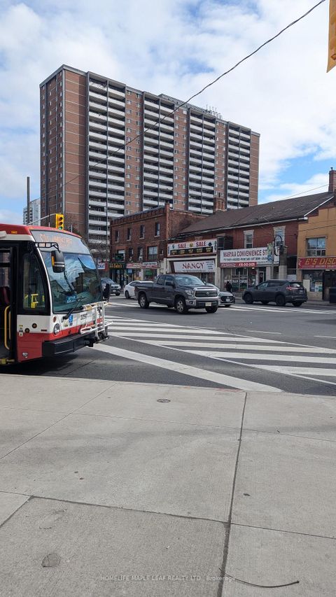 Photo 11 at 15 A - 1901 Weston Road, Weston, Toronto