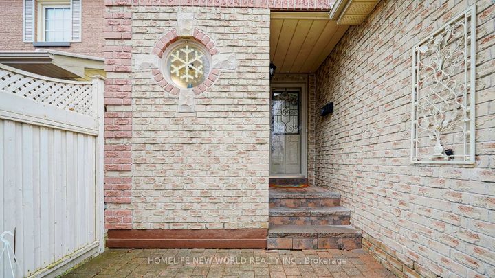 Photo 2 at 1608 Rawlings Drive, Liverpool, Pickering