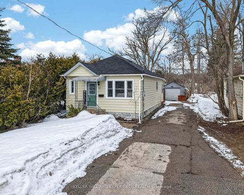 Photo 0 at 32 HENRY Street, Queen's Park, Barrie