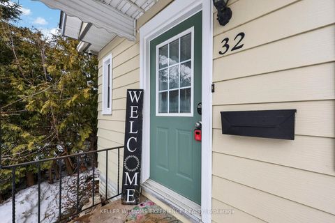 Photo 4 at 32 HENRY Street, Queen's Park, Barrie