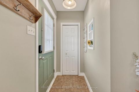 Photo 5 at 32 HENRY Street, Queen's Park, Barrie