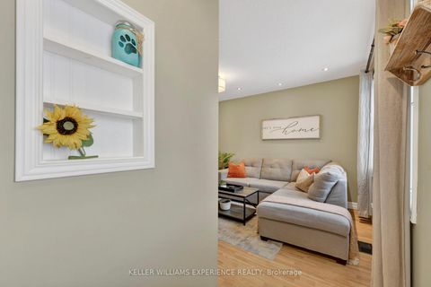 Photo 6 at 32 HENRY Street, Queen's Park, Barrie