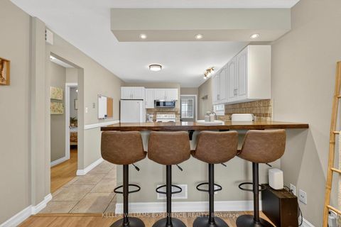 Photo 11 at 32 HENRY Street, Queen's Park, Barrie