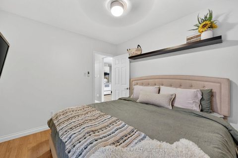 Photo 19 at 32 HENRY Street, Queen's Park, Barrie