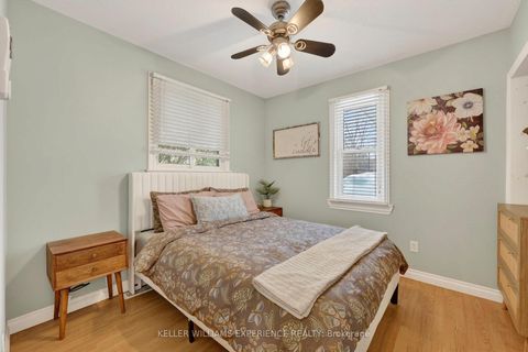 Photo 20 at 32 HENRY Street, Queen's Park, Barrie