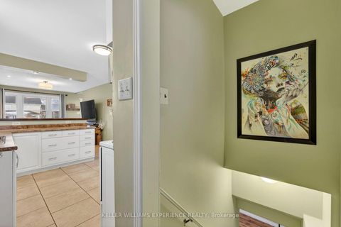 Photo 25 at 32 HENRY Street, Queen's Park, Barrie