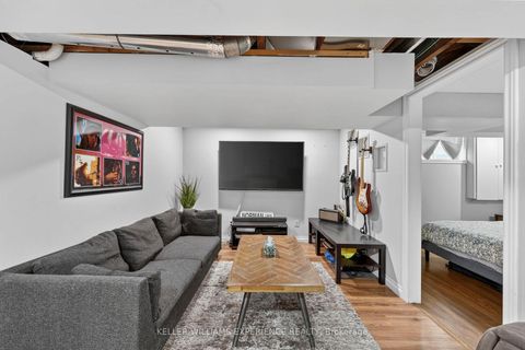 Photo 30 at 32 HENRY Street, Queen's Park, Barrie