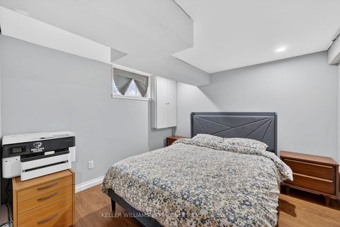 Photo 33 at 32 HENRY Street, Queen's Park, Barrie