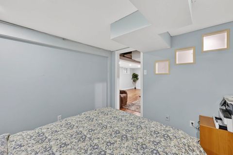 Photo 34 at 32 HENRY Street, Queen's Park, Barrie