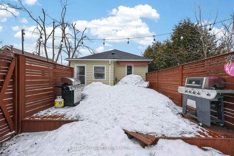 Photo 38 at 32 HENRY Street, Queen's Park, Barrie