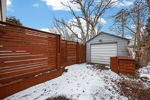 Photo 39 at 32 HENRY Street, Queen's Park, Barrie