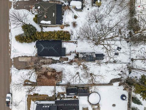 Photo 43 at 32 HENRY Street, Queen's Park, Barrie