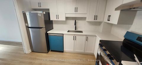 Photo 5 at 3305 - 65 Harbour Square, Waterfront Communities C1, Toronto