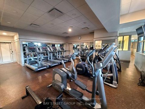 Photo 18 at 3305 - 65 Harbour Square, Waterfront Communities C1, Toronto