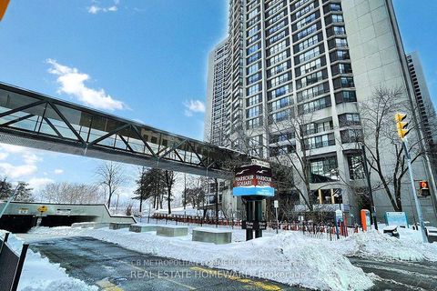Photo 24 at 3305 - 65 Harbour Square, Waterfront Communities C1, Toronto