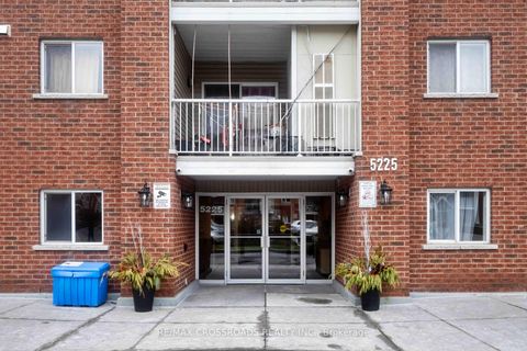 Photo 3 at 303 - 5225 Finch Avenue E, Agincourt North, Toronto
