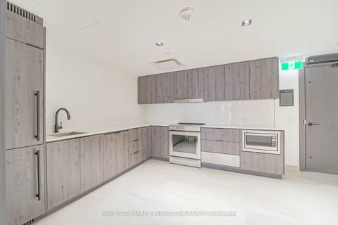 Photo 11 at 1705 - 117 Broadway Avenue, Mount Pleasant West, Toronto