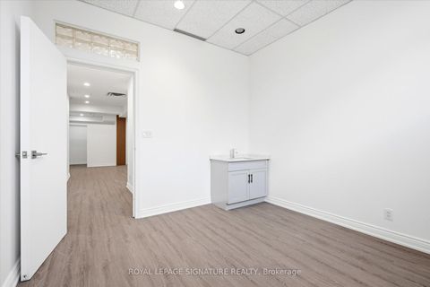 Photo 21 at 101 - 2900 Yonge Street, Lawrence Park South, Toronto