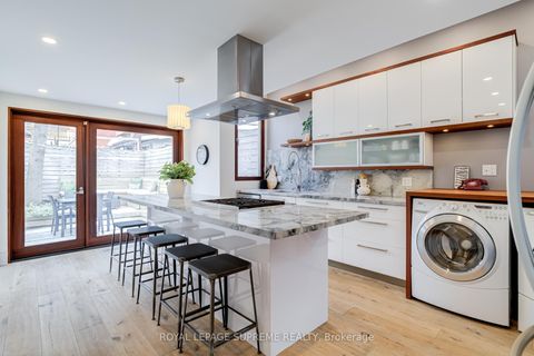 Photo 12 at 2 Plymouth Avenue, Bellwoods, Toronto