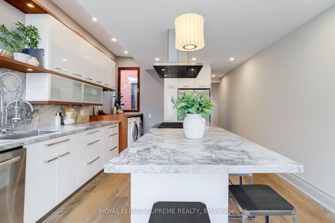 Photo 15 at 2 Plymouth Avenue, Bellwoods, Toronto