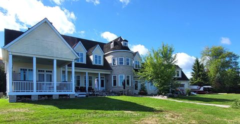 Photo 1 at 136 Lake Drive E, Historic Lakeshore Communities, Georgina