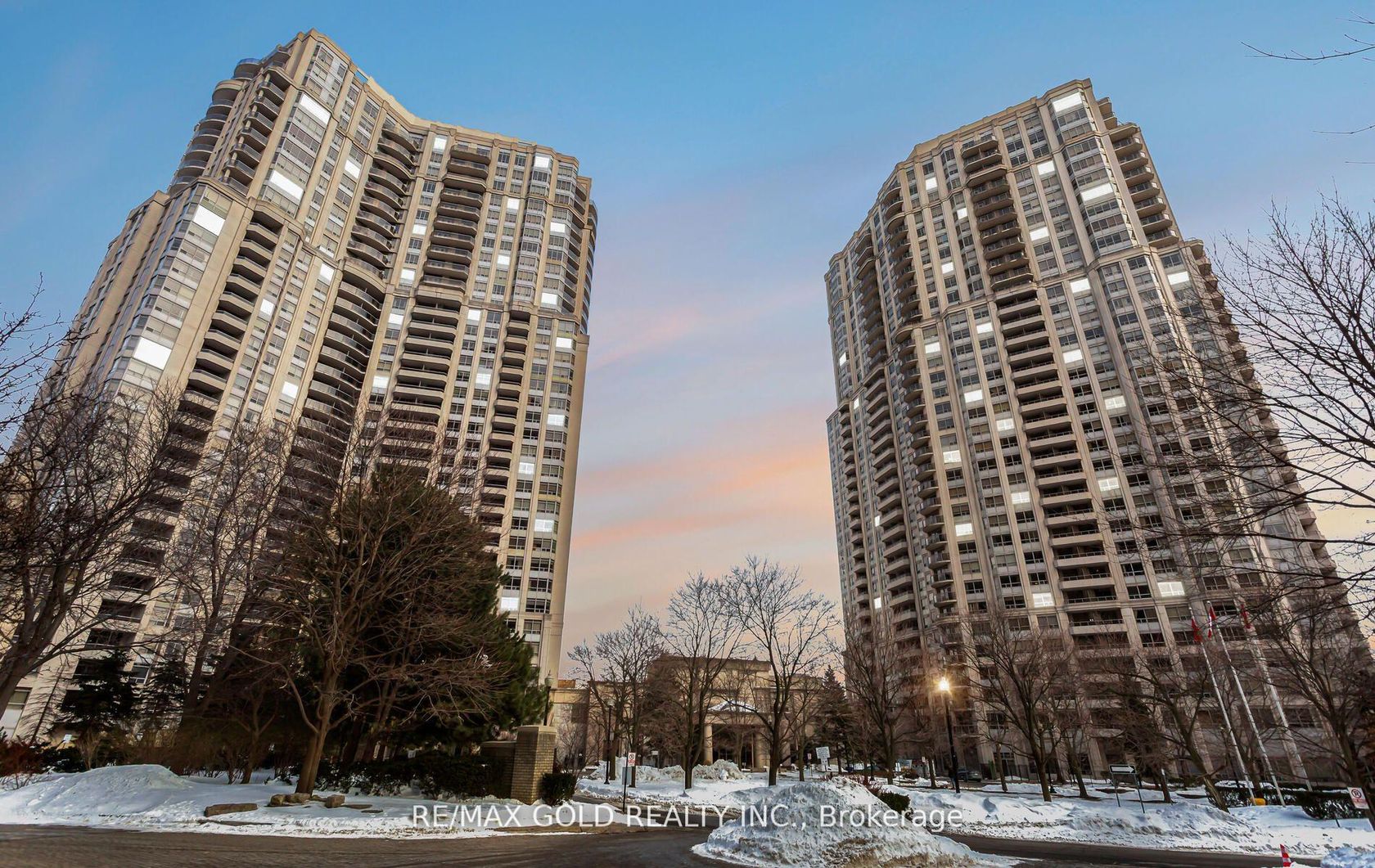 224 - 25 Kingsbridge Grdn Circle, Hurontario, Mississauga 