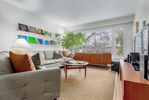 Photo 5 at 11 Garrick Road, Cliffcrest, Toronto