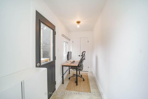 Photo 6 at 200 Euclid Avenue, Bellwoods, Toronto