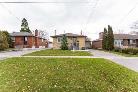Photo 2 at 767 Phillip Murray Avenue, Lakeview, Oshawa