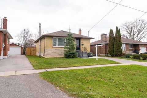 Photo 4 at 767 Phillip Murray Avenue, Lakeview, Oshawa