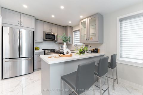 Photo 9 at 767 Phillip Murray Avenue, Lakeview, Oshawa