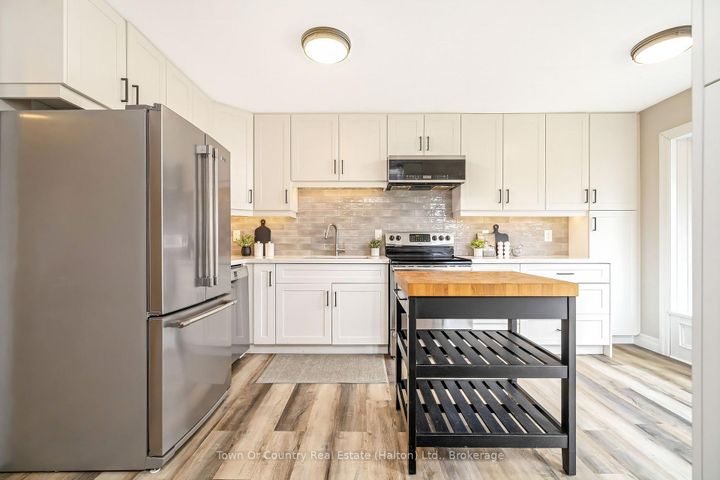 Photo 8 at 522 Conway Court, TM Timberlea, Milton